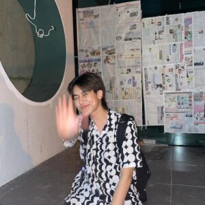 กร-วรรณไพโรจน์-blue