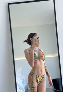 Yayee-Onlyfans-barber