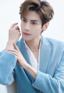 หลัวอวิ๋นซี-both