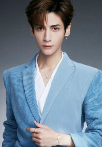 หลัวอวิ๋นซี-bring