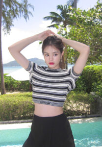 แอลลี่-อชิรญา-build แอลลี่-อชิรญา-build