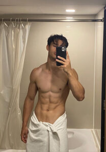 คิม-ธิติสรรค์-base