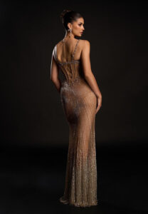 แอนโทเนีย-โพซิ้ว--(18)