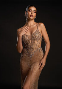 แอนโทเนีย-โพซิ้ว--(19)