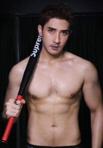 บิ๊กเอ็ม-กฤตฤทธิ์-left