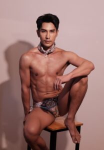 Tirakathat-Pokum-029-Dazzling