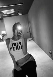 NATTY-KISS-OF-LIFE-027-Elegant