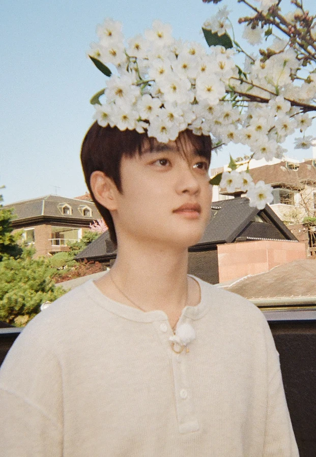 D.O. ในภาพถ่ายจาก Instagram ทางการ