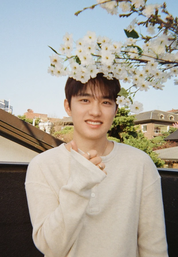 D.O. ในภาพถ่ายจาก Instagram ทางการ