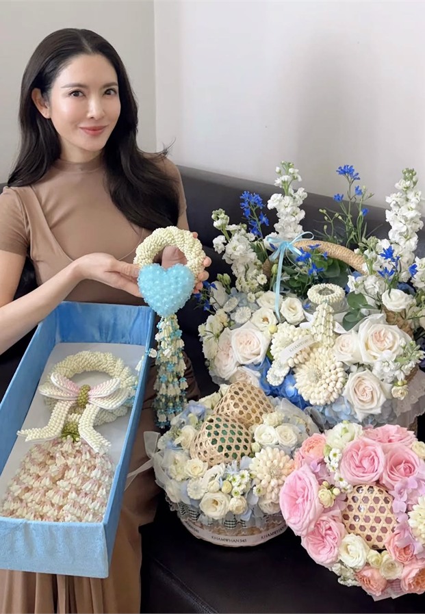 ประวัติ แอฟ ทักษอร ภาพประกอบบทความ