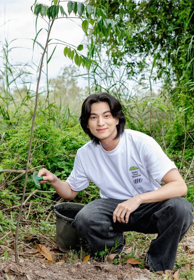 ประวัติ กลัฟ คณาวุฒิ ภาพประกอบบทความ